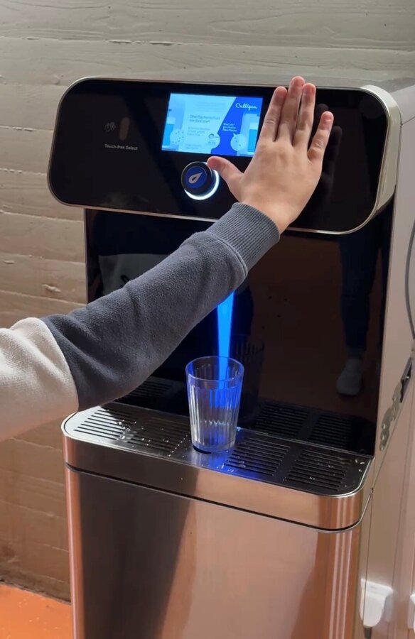 Bild vergr&ouml;&szlig;ern: Wasserspender