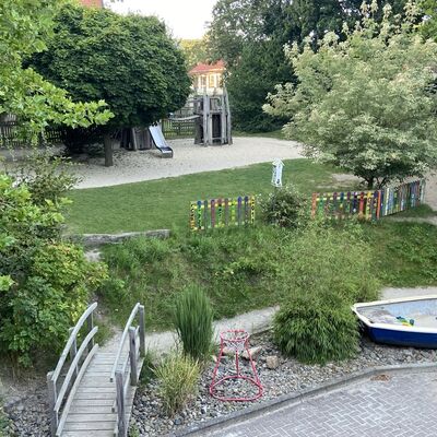 Bild vergr&ouml;&szlig;ern: Kita Oelber Außengelände
